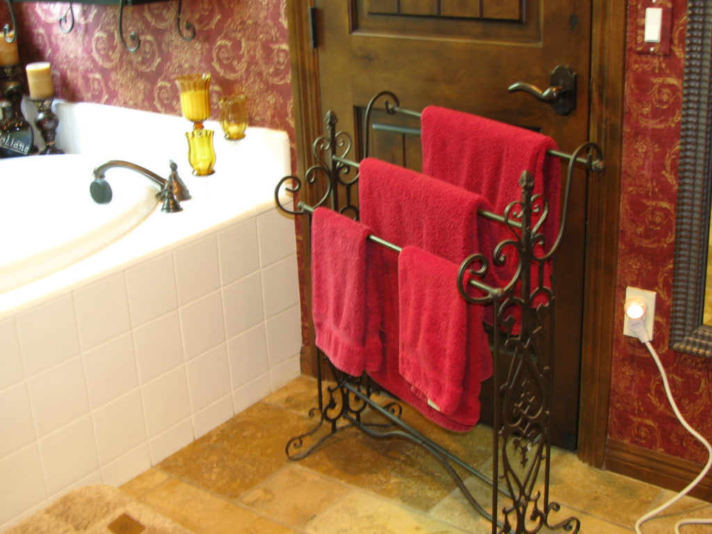 Bathroom Towel Decorating Ideas Red