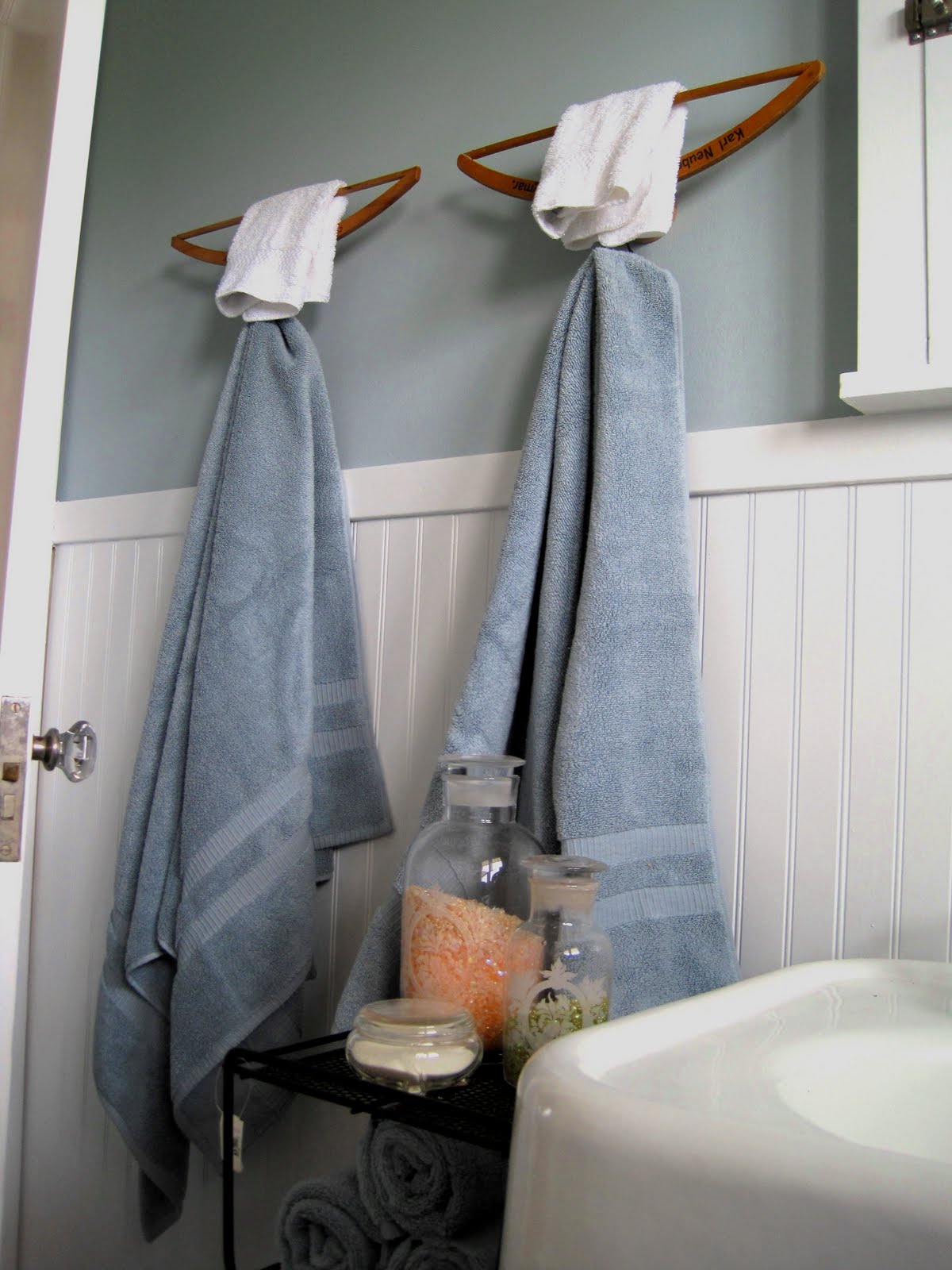 Blue Bathroom Towel Decorating Ideas