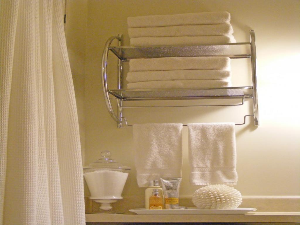 Decorating Ideas For Bathroom Towel Racks