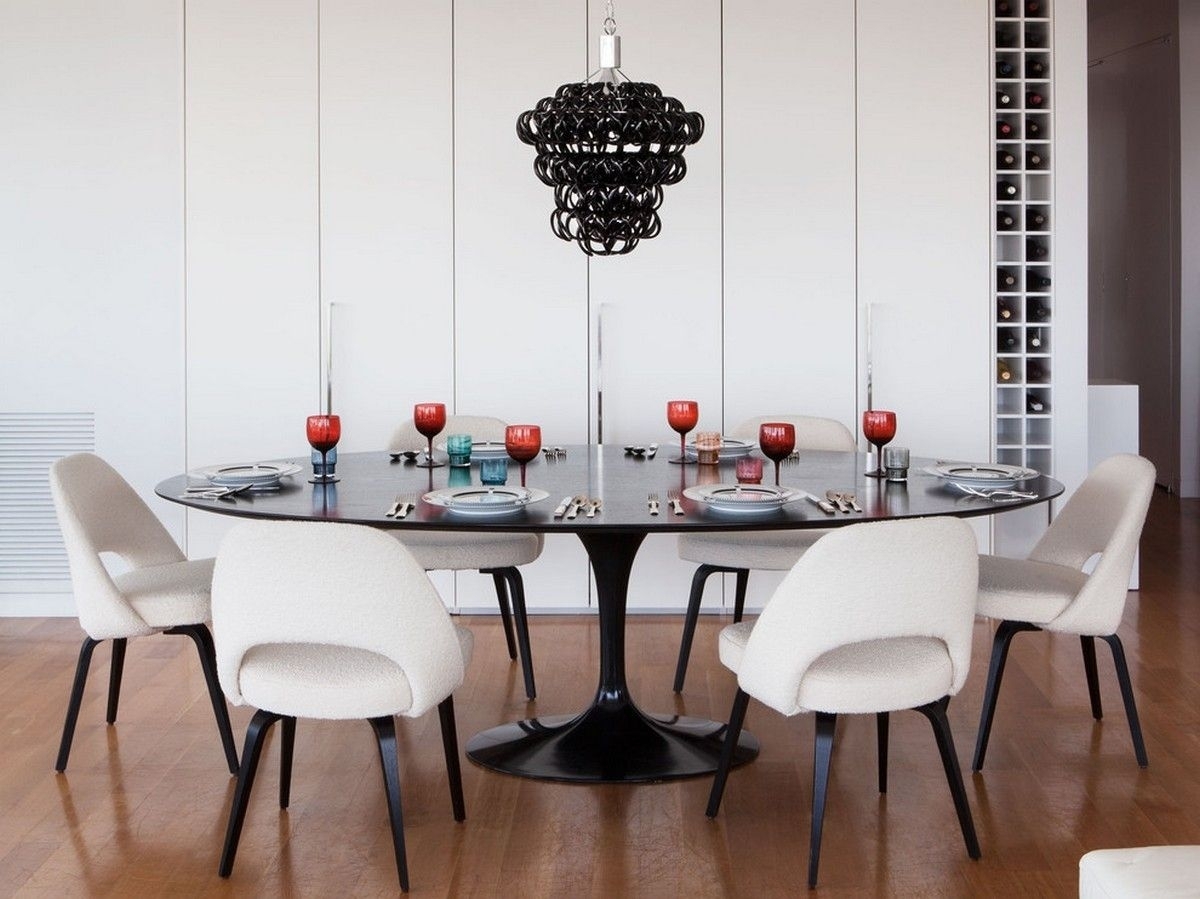 Modern Saarinen Oval Dining Table