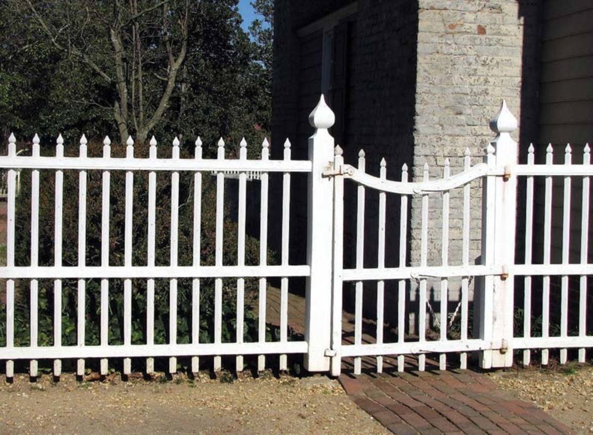 Fwhite Picket Fence Folding Pet Gate