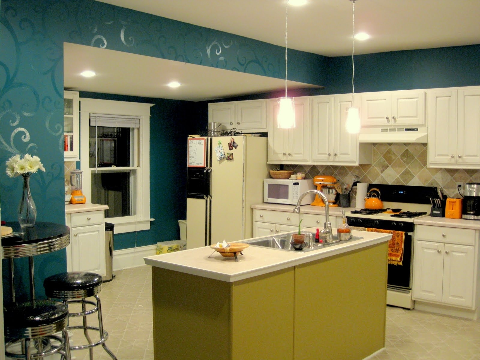 Paint Colors For Kitchen Walls With White Cabinets